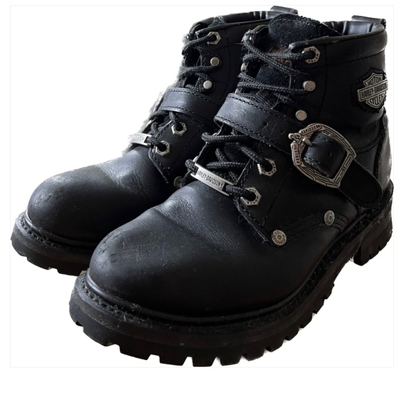 Harley Davidson chunky leather boots with buckle and silver hardware. - Picture 3 of 3